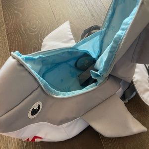 Kids shark safety leash backpack